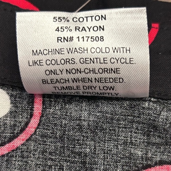 Marvel Deadpool Icon Symbol Button Shirt Short Sleeve All Over Print Black NWT - Picture 5 of 6